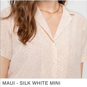 Rails Maui White Mini Cheetah Top Silk Short Sleeve Button‎ Down Shirt Size XS